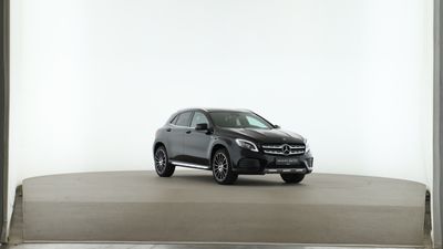 Mercedes-Benz GLA 220 4M AMG Pano Kamera Navi AUT LED SHZ