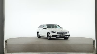 Mercedes-Benz E 200 T Avantgarde Distronic Pano Standhz Kamera