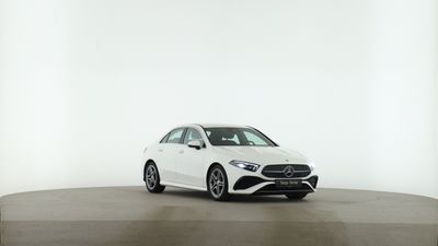 Mercedes-Benz A 180 d Limousine AMG *AHK* LED Kamera MBUX Navi