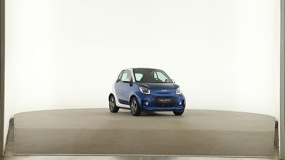 Smart fortwo EQ Passion 22 KW-Schnellader LMF Pano LED