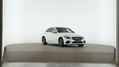 Mercedes-Benz C 300 e 4M AMG Distronic Pano Kamera AUT Comand