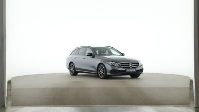 Mercedes-Benz E 220 d T Avantgarde Night Standhz Pano AHK